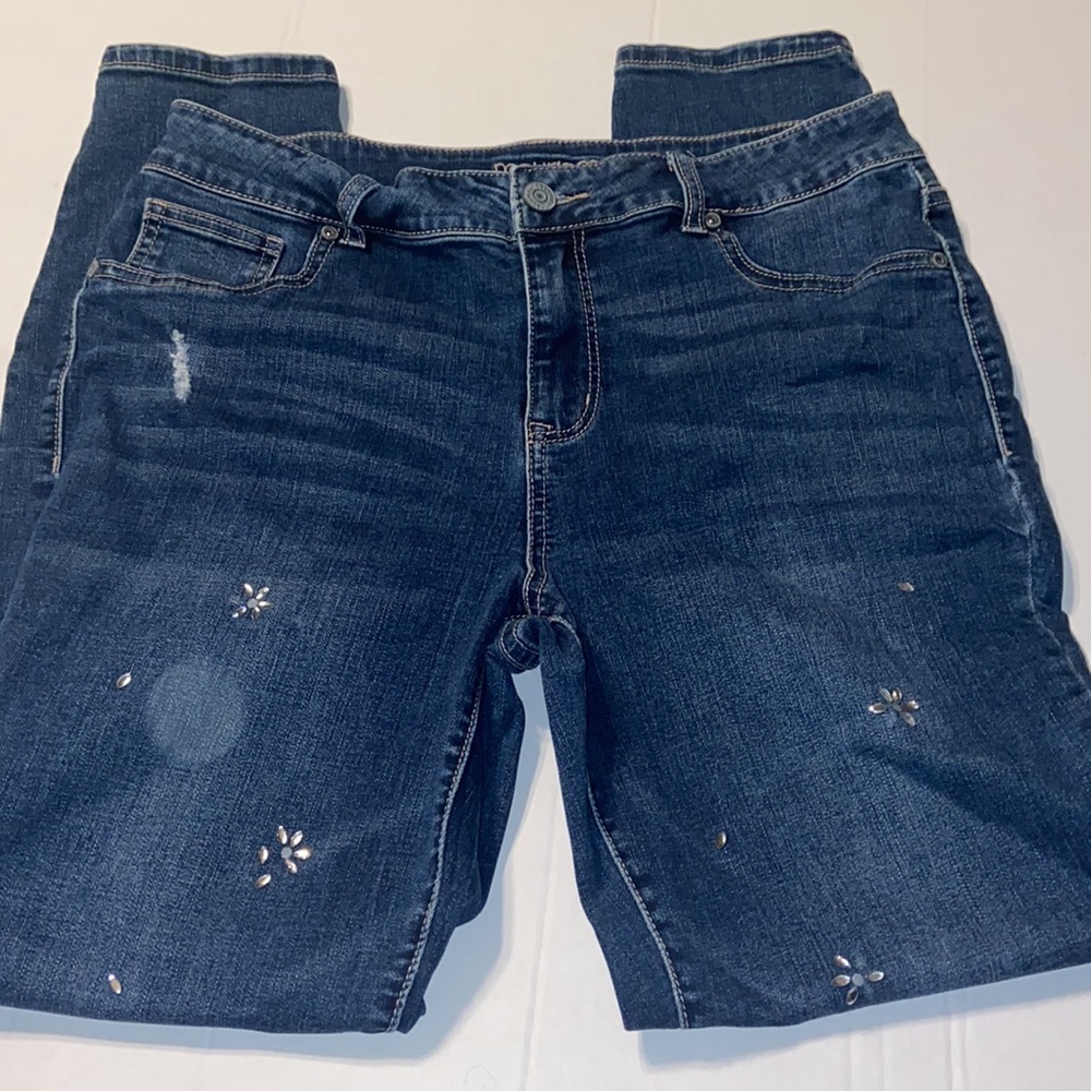Maurices high rise jeans size L-R waist=32 inches length=38 inches